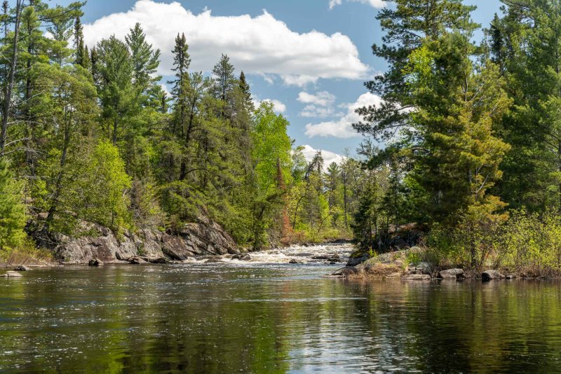 Eine der seltenen Stromschnellen in den Boundary Waters.