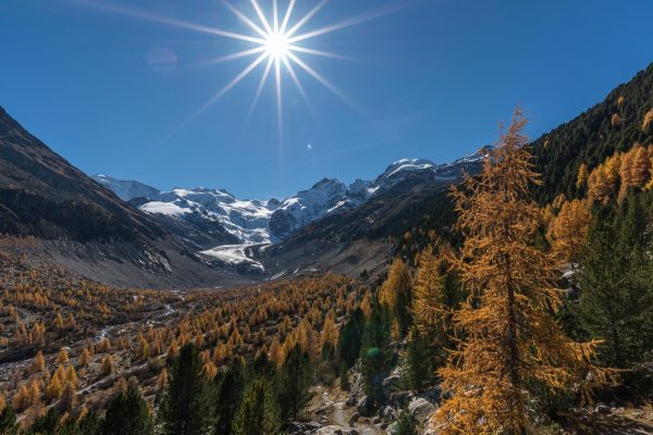 Morteratsch bei strahlend blauem Himmel