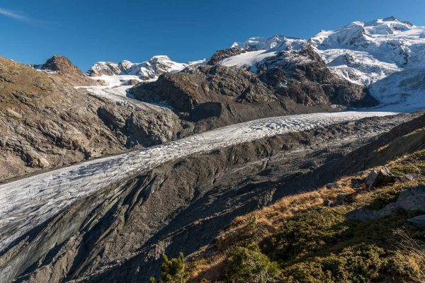 Vadret da Morteratsch strahlend blauem Himmel