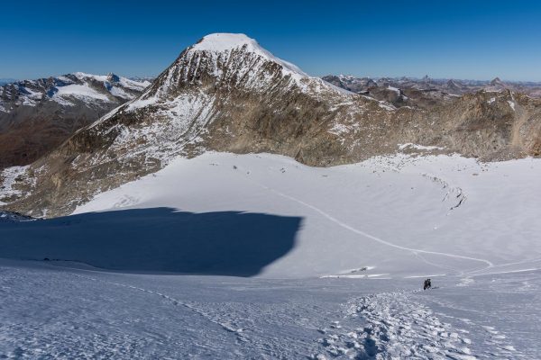 Piz Tschierva bei strahlend blauem Himmel