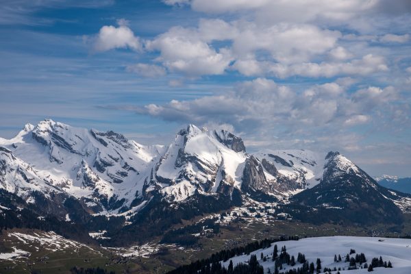 Die Wolken vedichten sich