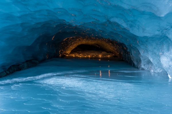 Geschmückte Gletscherhöhle