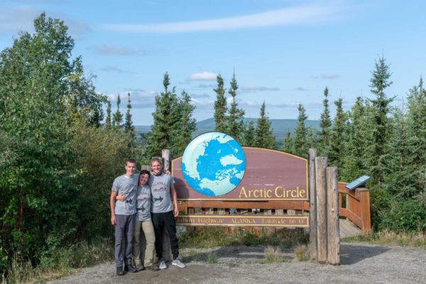 Samuel, Rebecca und Johann am Arctic Circle