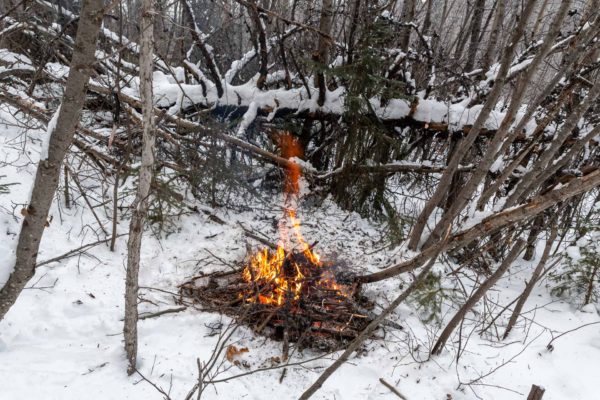 Lagerfeuer zum Aufwärmen