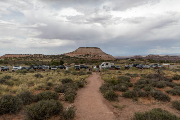 Einer von vielen Parkplätzen im Arches NP