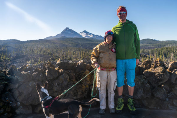 Max, Trude und Elias auf dem Dee Wright Observatory