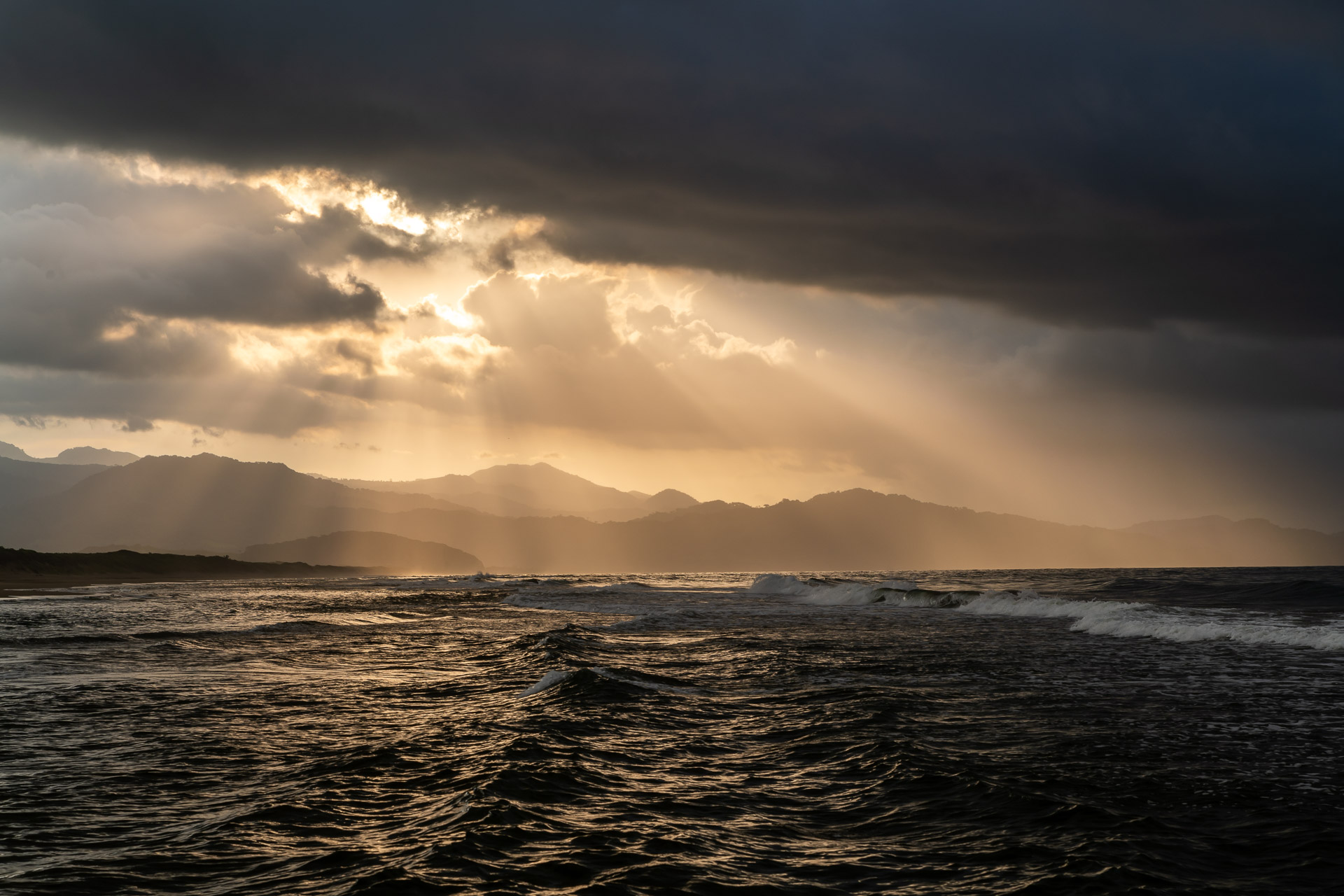 Ein Sturm zieht auf über dem Atlantik